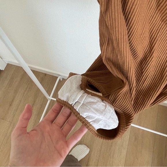 Raised by Water cami spaghetti strap tank top body - Picture 4 of 4